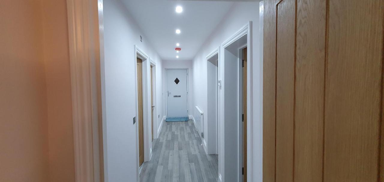 Garland Modern Spacious Apartment, Brentwood 1 Eksteriør billede
