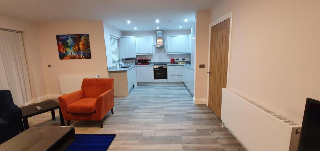 Garland Modern Spacious Apartment, Brentwood 1 Eksteriør billede