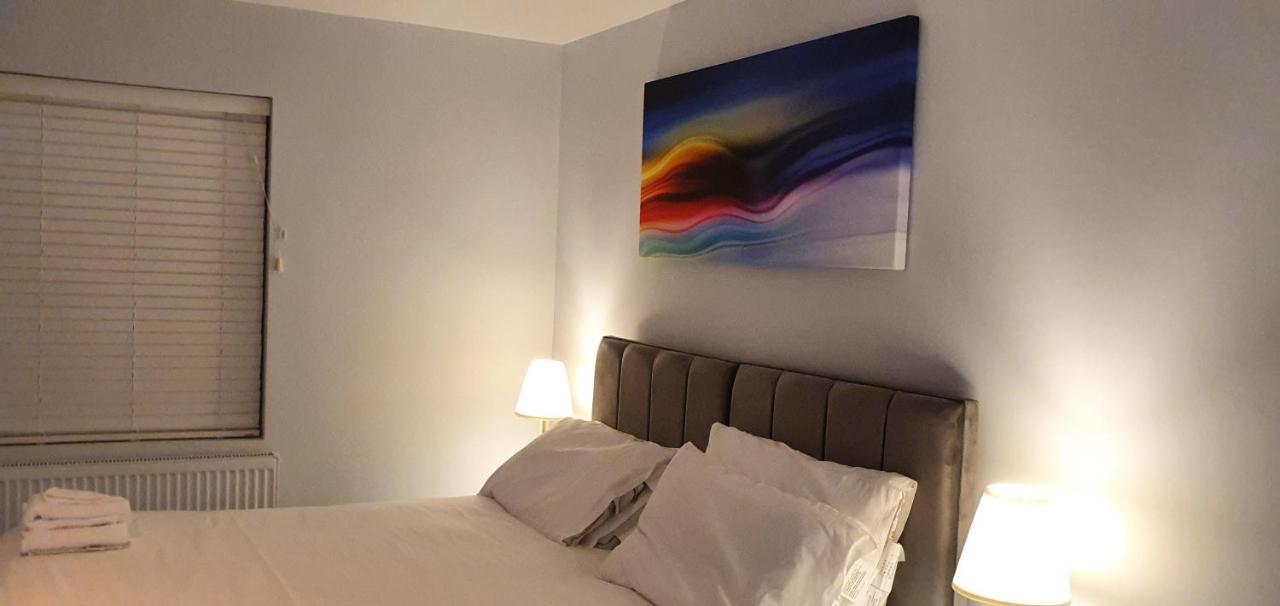 Garland Modern Spacious Apartment, Brentwood 1 Eksteriør billede
